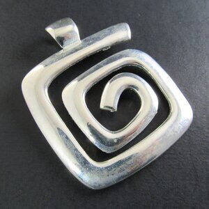 SILVER TONE PENDANT (BR31) #1